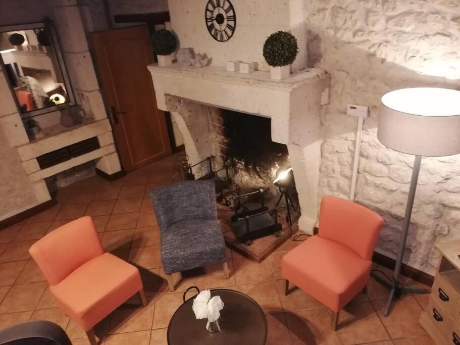 Maison Charentaise A La Campagne Becheresse Exteriör bild
