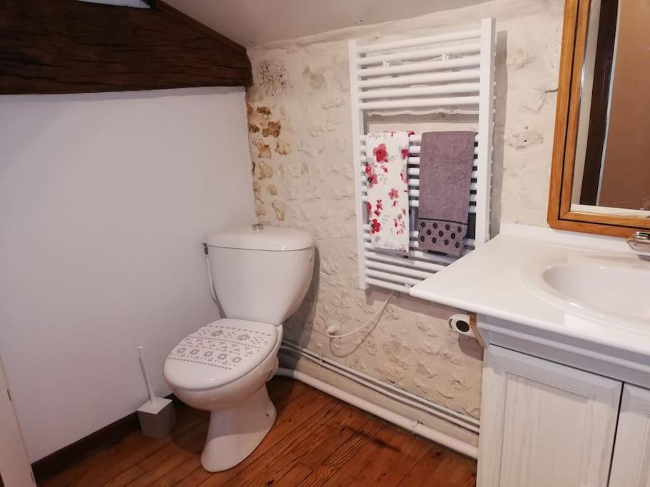 Maison Charentaise A La Campagne Becheresse Exteriör bild