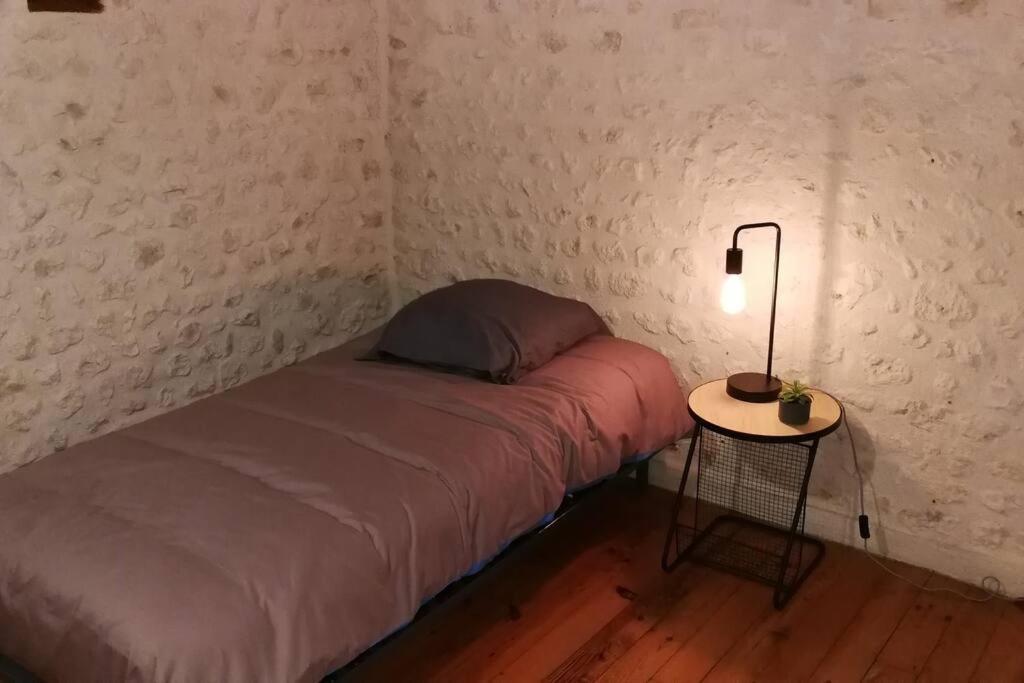 Maison Charentaise A La Campagne Becheresse Exteriör bild